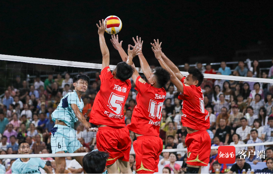 中国队轻取奥地利队,奥恰洛夫点燃赛场 中国队轻取奥地利队,奥恰洛夫点燃赛场