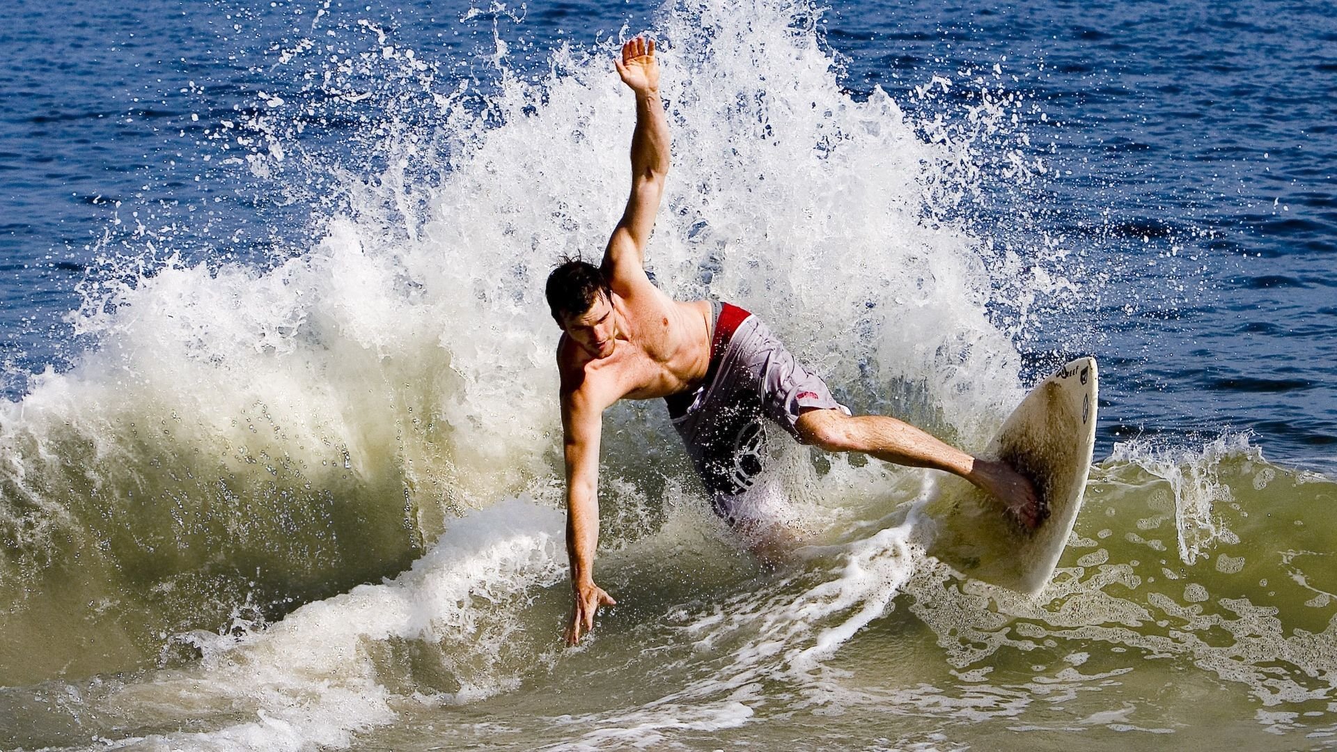 开云体育中国-跨界争霸，快船封锁辽宁队，班凯罗英超赛场接管比赛