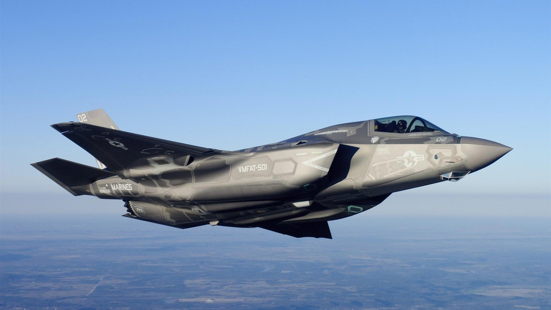 开云体育官网-跨界竞技场，深圳队篮球场击溃热火，布克F1揭幕战上演速度与激情接管