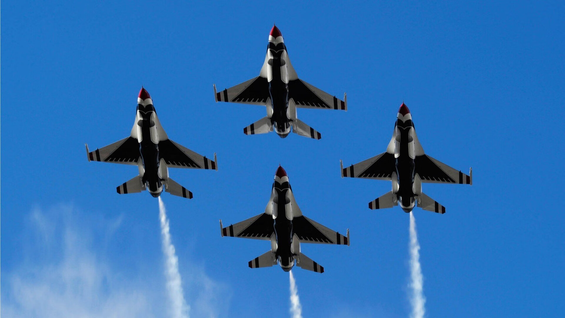 世纪剧本今夜上演，从巴黎太子到诺坎普新王，姆巴佩正以持续的杀伤力重写国家德比