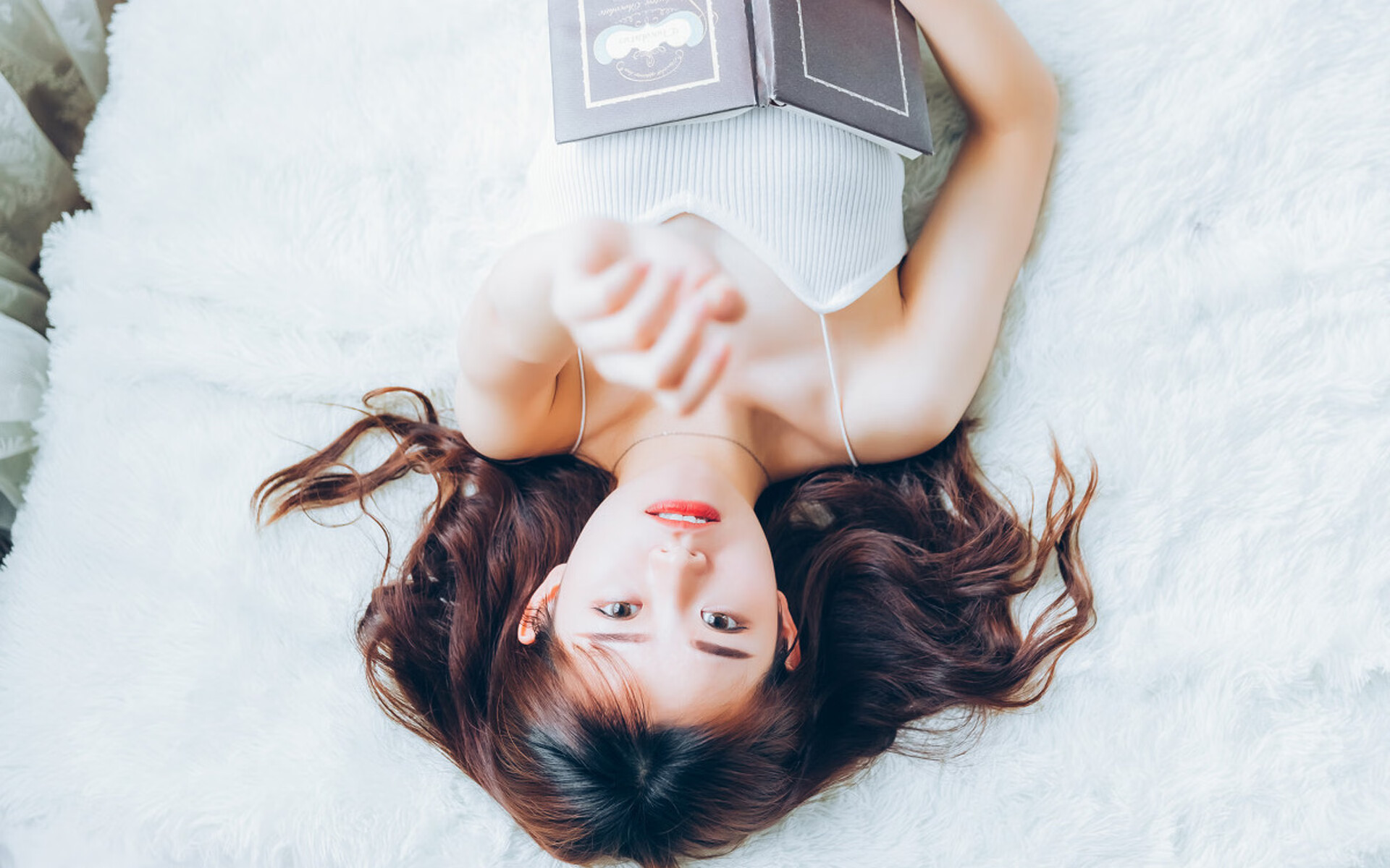 北境寒流席卷老特拉福德,努涅斯加时惊雷,点燃英超争冠最终战火